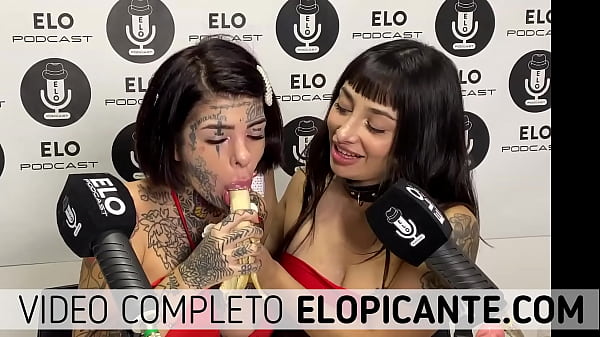 GLORIA NAHIR AND PAO DULZURA EAT THE BANANA WITH CREAM IN THE SPICY ROOM
