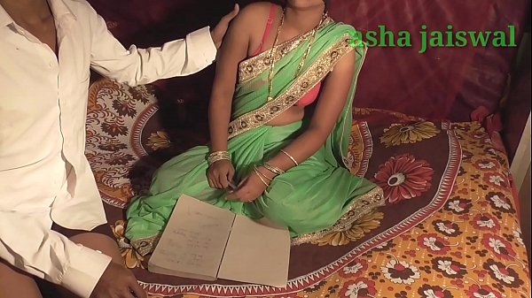 Download Video - Thandi me पढ़ा ते साड़ी में देख के mast चुदी गाड़ में