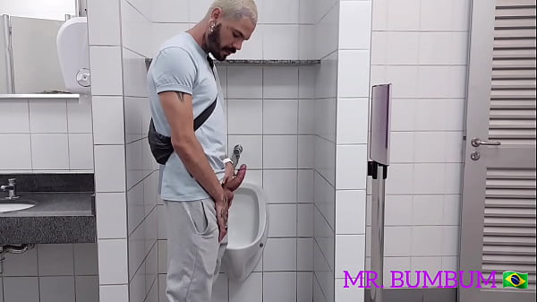 Download Video - MACHO SAFADO SE EXITA NA ESTA&Ccedil;&Atilde;O DE METR0 E SE ALIVIA COM A PUTA OFERECIDA &lpar; COMPLETO NO RED E SUBSCRI&Ccedil;&Atilde;O&rpar;