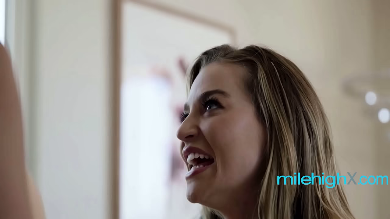 She Might Be A Messy Room Mate, But She Gets Me So Wet