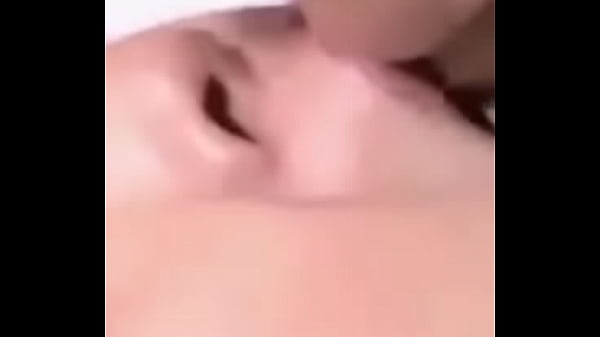 V&uacute; to nằm một m&igrave;nh tự sướng