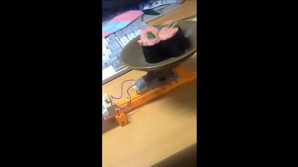 thumb rolling sushi machine