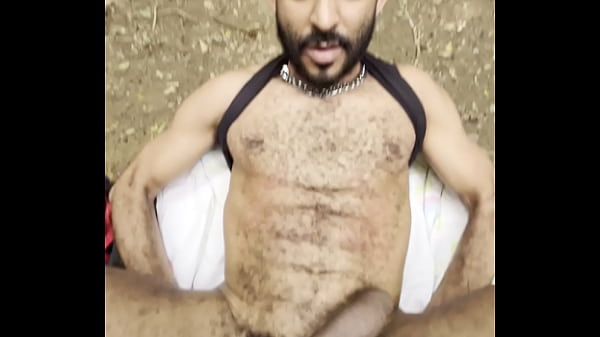 vi o cara mijando no mato, e fiquei manjando a ...