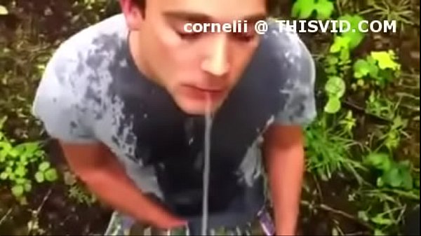 Download Video - pissing outdoor