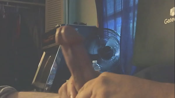 Caressant Pour Allison