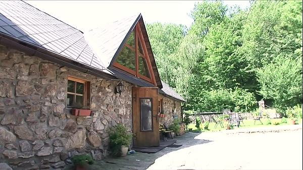 Druuna Diva Takes Dick On The Sandy Beach