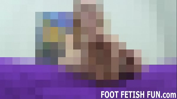 I want to feel your tongue cleaning my feet