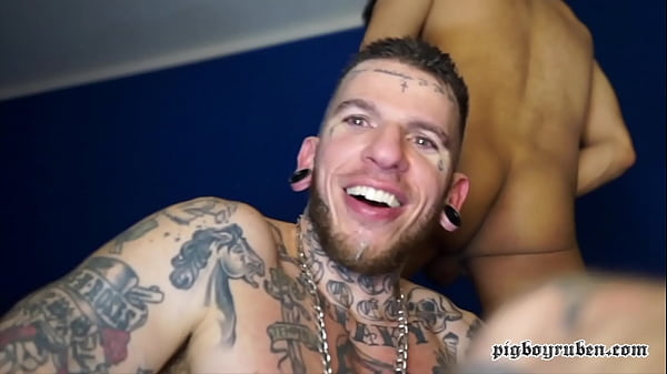 Download Video - PIGBOY BREEDING HOT LATINO & EATING OUT CUM