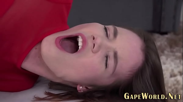 Ass Salope Teen Béante Se Fait Pomper Analement