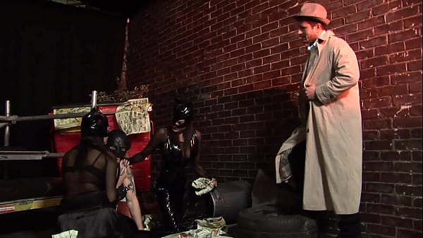 Kit Lee, Kat Lee And Cindy Behr Fuck It Out In An Alleyway Foursome