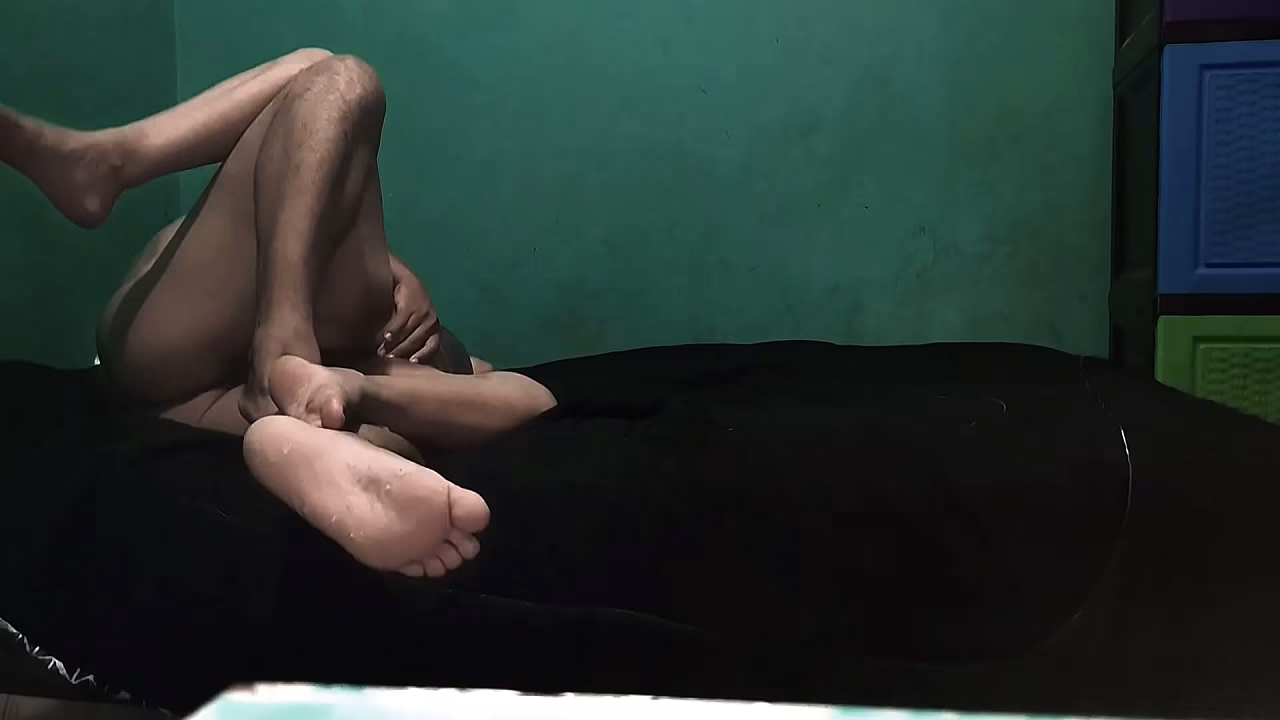 Latina dandole por todas partes