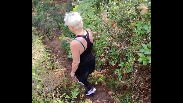 A la recherche d'un coin en for&ecirc;t pour me faire baiser