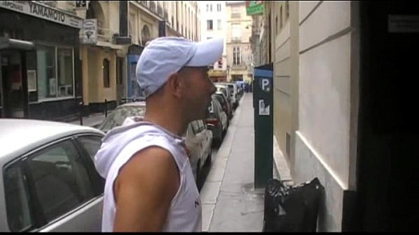 Download Video - The pornstar MATHIEU PARIS fuck me on the sling