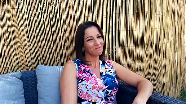 Download Video - Kyara&comma; jolie milf&comma; gourmande de sexe