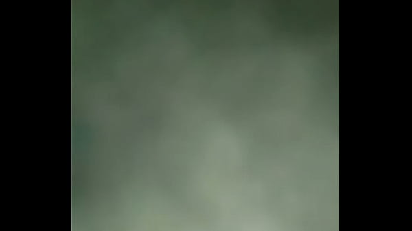 Joven arrecho con colocha caliente .en alomdras