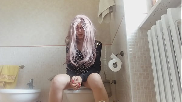 ChantalChannel - peeing can be very sexy