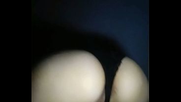 Catracha puta jugando con su coño