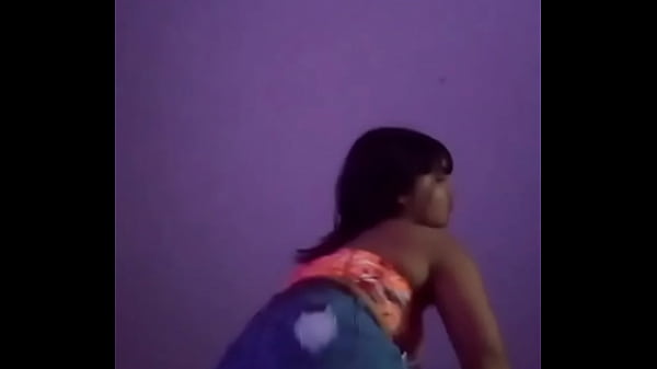 Novinha Julia dançando Gostoso