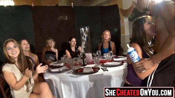 25 Milfs Prendre Des Charges En Face À Secret Sex Party 15