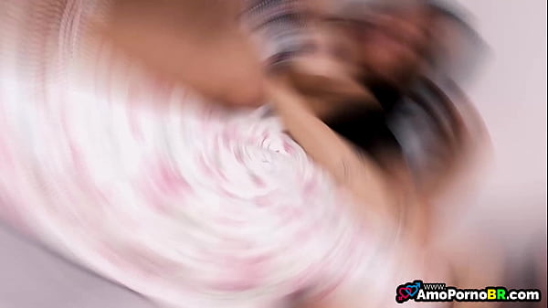 Download Video - Comendo duas safadas