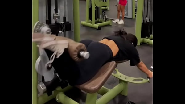 Film De Cul Géant Dans La Salle De Gym