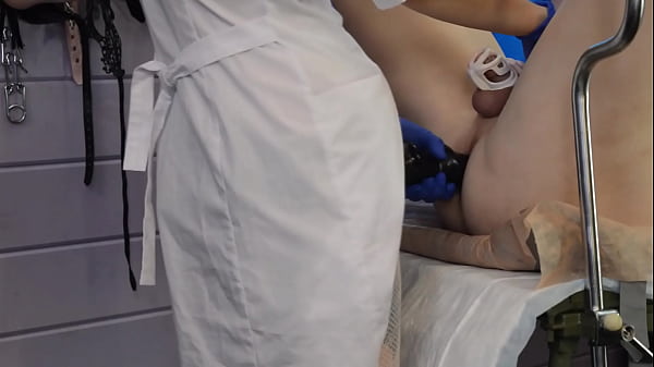 Mistress Priest fuck her on the gynecological c...