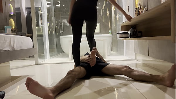 Pretty Feet and Leggings to Kick You   POV (4K)