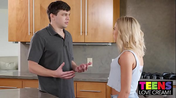 TEEN ALLIE NICOLE SHOWS HER STEPHOW TO CREAMPIE