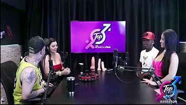 Jefao, the most famous stud in Brazil, fucked Karen Oliver and Monica Lima live during Topcast. - The number one of porn fucking Monica Lima and Karen Oliver RED1