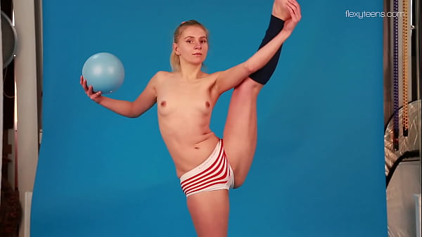 Mischele Lomar hottest flexible nude babe