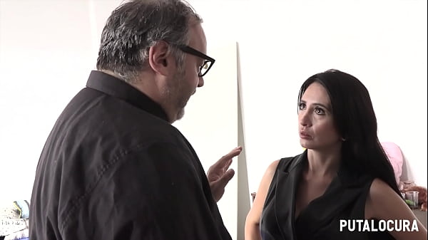 Download Video - PutaLocura - Padre Dami&aacute;n folla y se aprovecha de MILF enojada Linda Gonz&aacute;lez