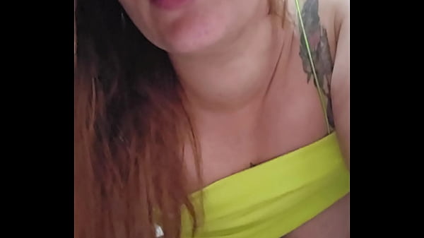 Download Video - Me perguntaram se eu prefiro um feio roludo ou um Bonito com pau pequeno