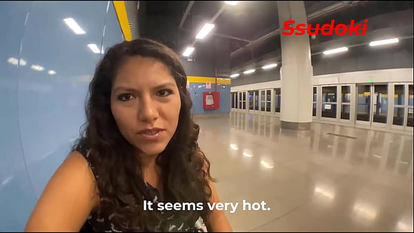Download Video - Primera vez de visita en Mexico&comma; fuimos a visitar uno de los destinos tur&iacute;sticos EN TREN&comma; pero a mi cita se le vio TRANSPARENTE toda la falda&comma; se le vio hasta el ESCOTE&comma; no pude resistir verla asi y me la termine cogiendo&period; SUB ENG