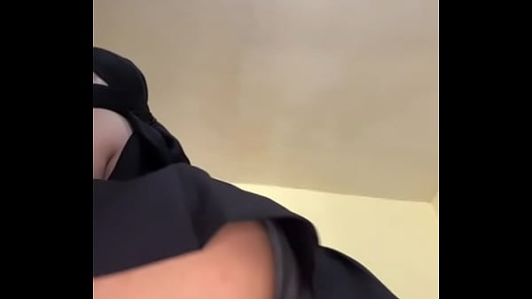 Solo hijab slut with huge arab ass plays with h...