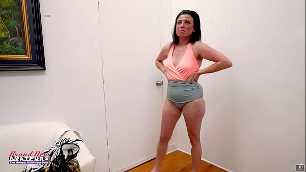 Lovely Brunette Phoenix Rae Plays With A Sex To...