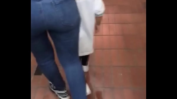 El culo de mi vecina