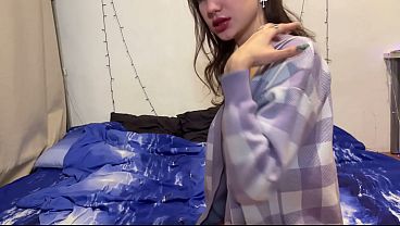 Moon Fox Tattooed Pierced Amateur Babe Fucks Herself Selfie