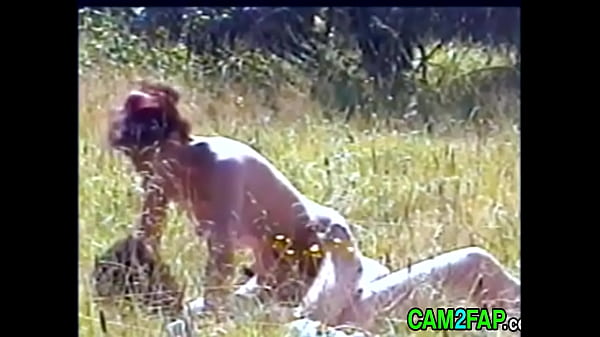 户外性爱免费业余色情视频