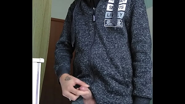 Download Video - Sborrare sulla lavabiancheria&period;&period;&period;&period; Io solamente  come porno attore ne voglio almeno 5000 al mese&period; E' sso sexy&period;