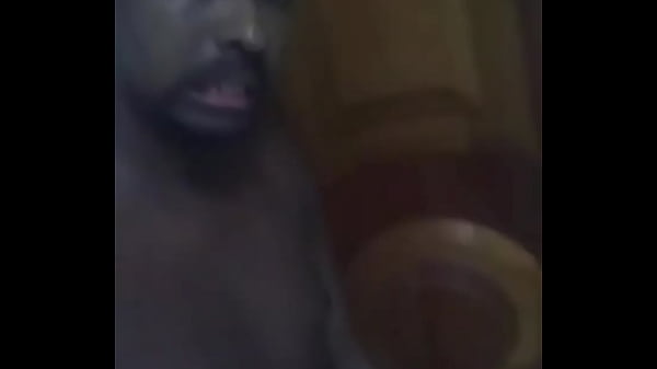 PIROCUDO NEGÃO MASTURBATING LISTENING TO THE COUPLE FUCKING AT THE HOTEL