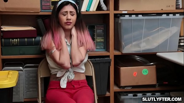 Shoplifter Angel Del Rey caught stealing