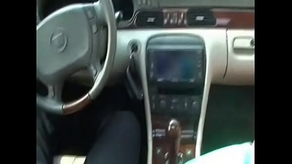 Horny chick sucks her hubby while he is driving a car