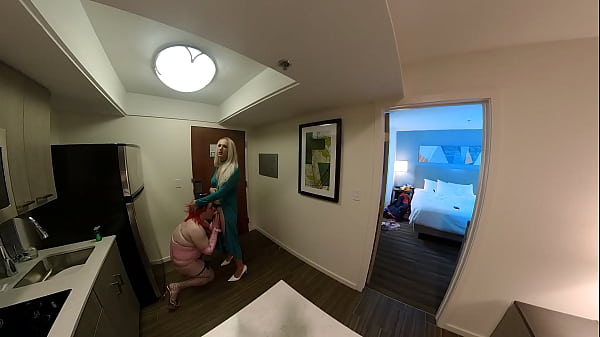 Sexy Trans Woman Sucking Crossdresser Cock in K...