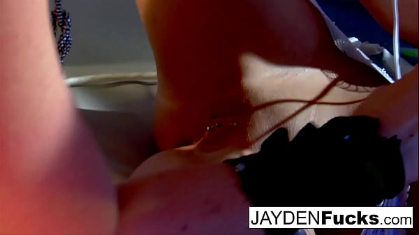 Jayden Jaymes has some lesbian fun with Kelly Surfer