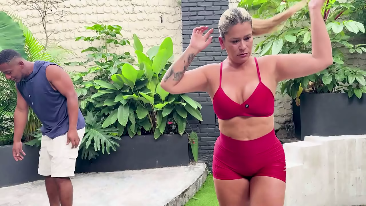 My stepmother discovers that I am disorganized and wants me to do what she says! Rioc69 and Cata Sanchez