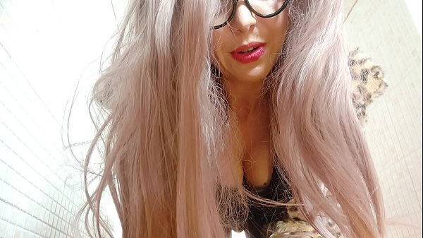 this useless micro man will become my fart-filter (giantess fetish)