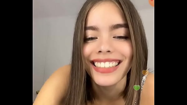 Beautiful teen wants to show herself live