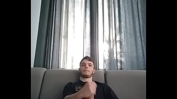 Download Video - 18 yo jerking on couch