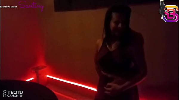 Download Video - Adoro ver minha esposa sendo arrombada por pau grande - SONHO DE CORNO