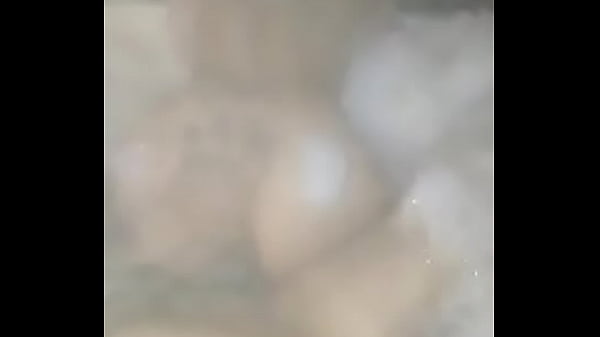 Enfoncer Ma Copine Dans Un Jacuzzi